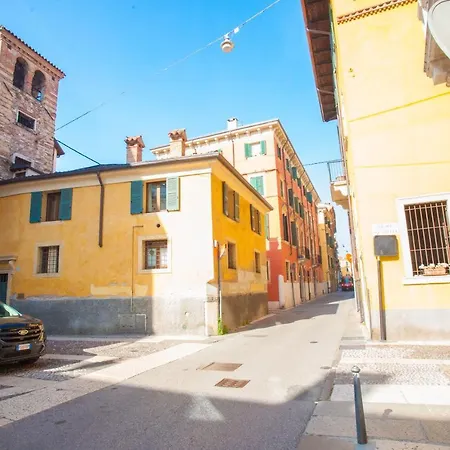 Romeo Terrace Apartment Verona